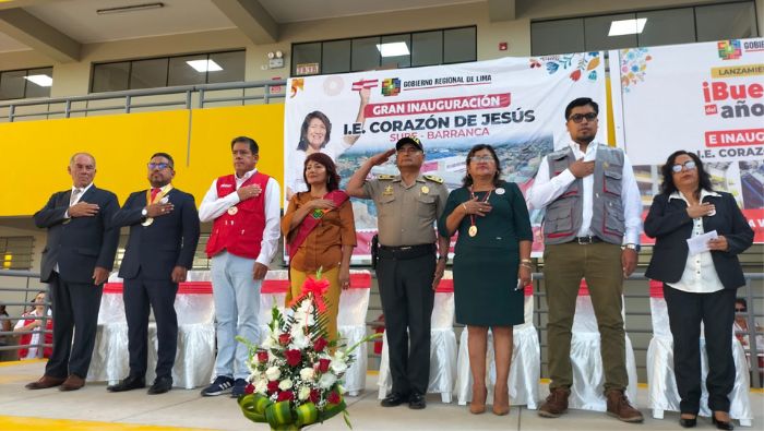 Gobernadora Rosa Vásquez inaugura moderna infraestructura del Colegio Corazón de Jesús en Supe