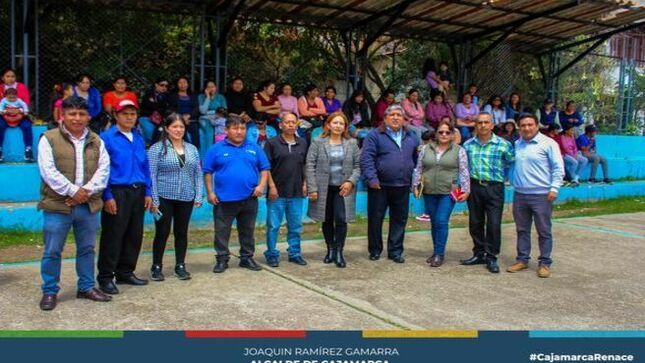 📌La Municipalidad Provincial rindió un homenaje a las madres integrantes de los diversos comités del programa del vaso de leche, en el marco de las celebraciones por el Día Internacional de la Mujer que se celebra este 8 de marzo. 
✅Al respecto el gerente de Desarrollo Social y Humano, Oscar Vásquez Alva, reconoció el esfuerzo y la gran labor que realizan todas las mujeres en la sociedad y sus hogares. Ademas, durante su alocución mencionó que se ampliará el número de beneficiarios del programa de vaso de leche gracias al trabajo conjunto que realiza la Unidad Local de Empadronamiento, para conocer la realidad socioeconómica de diferntes familias en Cajamarca. 
👉Madres de familia presentes en este homenaje, expresaron su agradecimiento a la MPC, por esta actividad, resaltando que las integrantes de los comités del programa del vaso leche, en la actualidad reciben también talleres gratuitos de bordado y otras manualidades, lo cual significa un apoyo para alcanzar nuevos emprendimientos económicos.