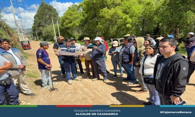 ๐La Municipalidad Provincial de Cajamarca, ha formulado y consensuado el proyecto que mejorarรก la transitabilidad y la calidad de vida de todos los vecinos de esta zona denominada como "camino del inca" que abarca desde el puente amarillo hasta la zona que conecta con el complejo Qhapaq รan.
โ
Es importante mencionar que venimos trabajando arduamente para lograr este proyecto, debido a que ha sido postergado y observado en muchas oportunidad. Es por ello que personal del Ministerio de Cultura ha llegado a nuestra ciudad para conocer la realidad de todos los vecinos y la importancia de ejecutar este proyecto contando con un expediente aprobado con resoluciรณn.