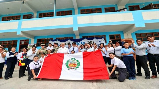 Ministro de Defensa presidió el Buen Inicio del Año Escolar 2024 en la provincia de Pataz