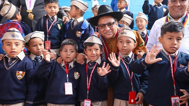 Apurímac: ministro de Salud instó a los profesores a empoderar y dar el valor que se merecen las niñas, niños y adolescentes 