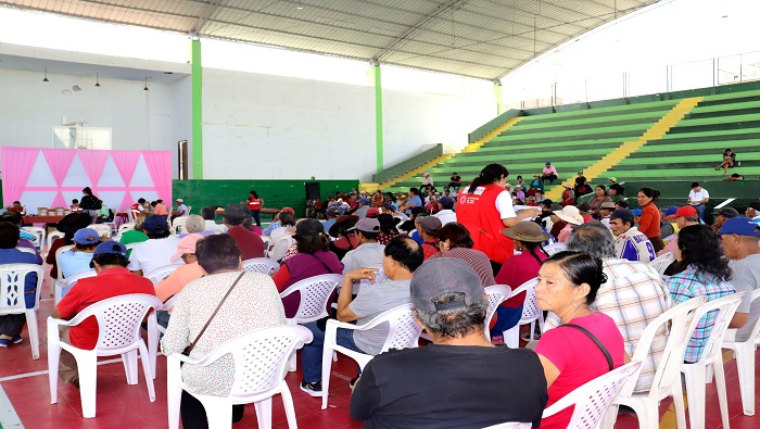 350 Huaralinos fueron beneficiados con la entrega de lentes