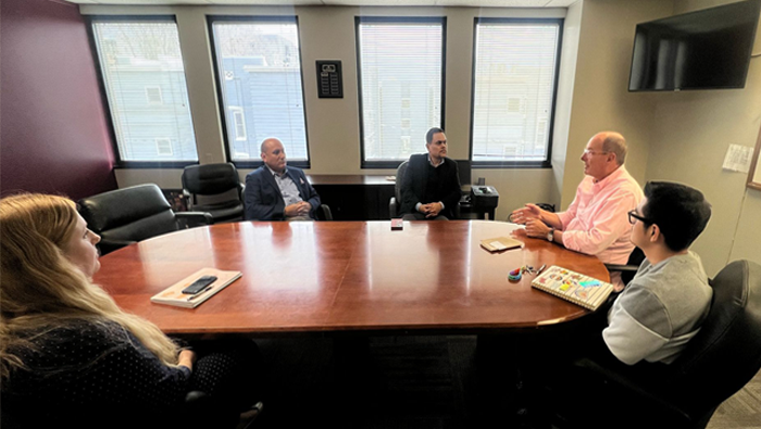 Cónsul general del Perú en Salt Lake sostuvo reunión con representantes de la Asociación Asiática para Refugiados