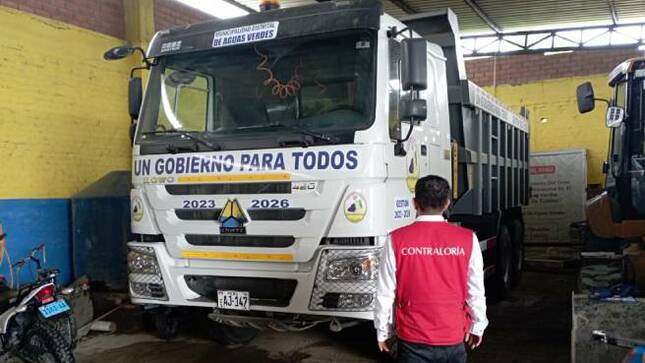 La Contraloría General evidenció que la retroexcavadora asignada a la Municipalidad Provincial de Zarumilla se encuentra inoperativa por fallas en el sistema de frenado posterior, pese a haber sido reparada por el proveedor, la situación persiste e impide que sea utilizada ante alguna emergencia. 