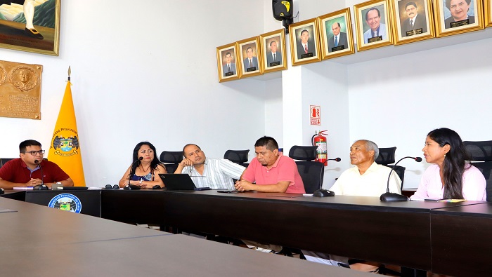 se reunió con regidores y funcionarios de la municipalidad de Aucallama