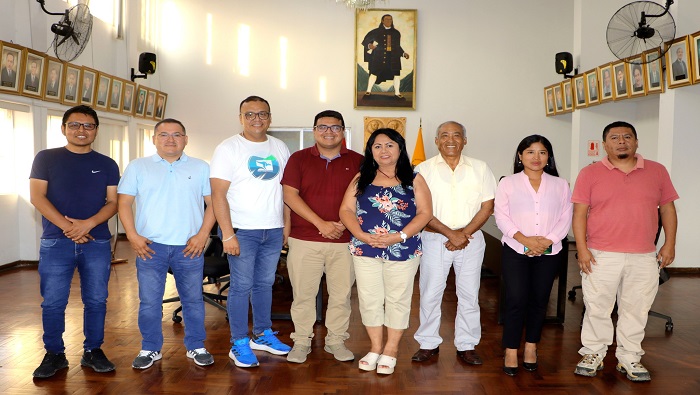 se reunió con regidores y funcionarios de la municipalidad de Aucallama