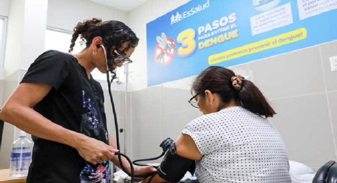 EsSalud intensifica su lucha contra el dengue con más de 40 puntos febriles a nivel nacional