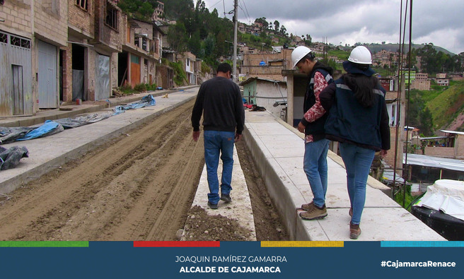 πLa Municipalidad de Cajamarca ha llevado a cabo una exhaustiva verificaciΓ³n de los avances en la obra de pavimentaciΓ³n del Jr. Miguel de Cervantes, beneficiando especialmente a los sectores de San Vicente y El Estanco. La obra, que abarca desde la cuadra 12 hasta la 29, se encuentra en la etapa de vaciado de loza de concreto, de acuerdo al expediente tΓ©cnico establecido por la gerencia de Infraestructura PΓΊblica.
β
π«ππππππ ππ πππππππππΜπ ππππππππ
π πππ πππ ππππππππππ πππππππππππ, ππ ππππππππΜ πππ πππ ππππππππ ππ ππππΜπ πππππππππ
π ππππππππ π ππ ππππππππππ
π, πππππππππ
π πππ πππ ππππΜππ
ππππ π
π πππππ
ππ
π πππππππ
ππ
ππππππππππ
ππ. π¬πππ ππππππππππΜπ π
πππππππ
π πππππππ πππ ππ ππππ ππ πππππ π ππππ π
π ππππππ πππππππππ π πππ ππ πππππππ πππ ππππππ ππππππππππ
ππ ππππ ππ πππππππππΜπ.
π£El presidente vecinal del sector 16, Luis Alberto Yopla SΓ‘nchez expresΓ³ su agradecimiento hacia la comuna local y en particular hacia los ingenieros encargados de la supervisiΓ³n de la obra.