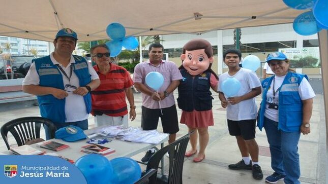  Se realizó la Feria Informativa sobre la Prevención de la Trata de Personas  en la Plazuela del Conjunto Residencial San Felipe. En esta actividad se brindó a los vecinos información sobre este terrible delito así como los pasos a seguir para realizar una denuncia.  