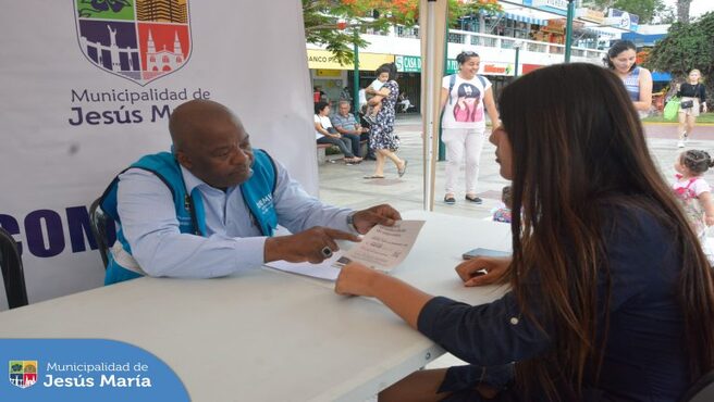 Se realizó la Feria Informativa sobre la Prevención de la Trata de Personas en la Plazuela del Conjunto Residencial San Felipe. En esta actividad se brindó a los vecinos información sobre este terrible delito así como los pasos a seguir para realizar una denuncia.