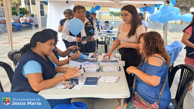 Se realizó la Feria Informativa sobre la Prevención de la Trata de Personas en la Plazuela del Conjunto Residencial San Felipe. En esta actividad se brindó a los vecinos información sobre este terrible delito así como los pasos a seguir para realizar una denuncia.