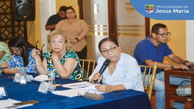 Con la transparencia que nos caracteriza, transmitimos las sesiones del Concejo Municipal en vivo. Nuestro alcalde Jesús Gálvez Olivares, en coordinación con los regidores realizan acuerdos para el bienestar de todos los jesusmarianos. 🙌🏼
➡️ Conoce el detalle de nuestras Sesiones:
Concejo Municipal N°3: https://bit.ly/48omFw1
Concejo Municipal Nº4: https://bit.ly/49MO5wI