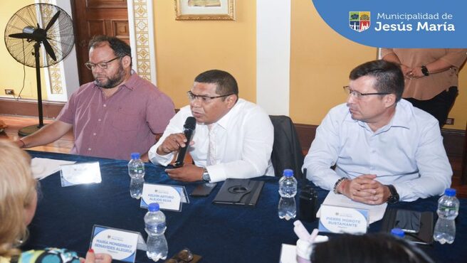 Con la transparencia que nos caracteriza, transmitimos las sesiones del Concejo Municipal en vivo. Nuestro alcalde Jesús Gálvez Olivares, en coordinación con los regidores realizan acuerdos para el bienestar de todos los jesusmarianos. 🙌🏼
➡️ Conoce el detalle de nuestras Sesiones:
Concejo Municipal N°3: https://bit.ly/48omFw1
Concejo Municipal Nº4: https://bit.ly/49MO5wI