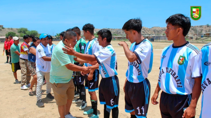 Foto Se apertura el campeonato distrital Copa Perú en Canoas de Punta Sal 