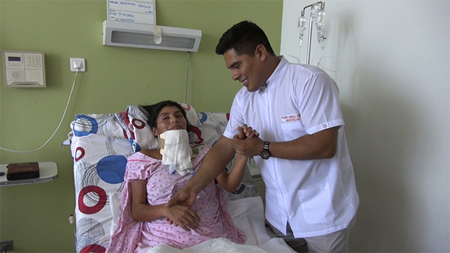 Especialistas del Hospital Regional Lambayeque Extirpan con Éxito Tumor Cervical Intramedular Gigante.