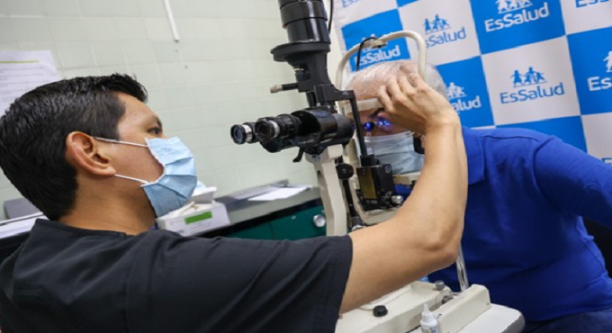 EsSalud alerta: glaucoma es principal causa de ceguera irreversible