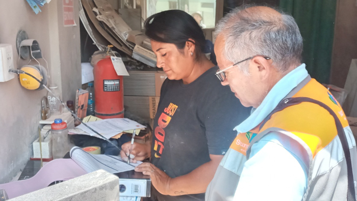 Personal edil constató que se infringían las normativas municipales y las medidas de seguridad dentro de los establecimientos de la Urb. Villa Victoria.