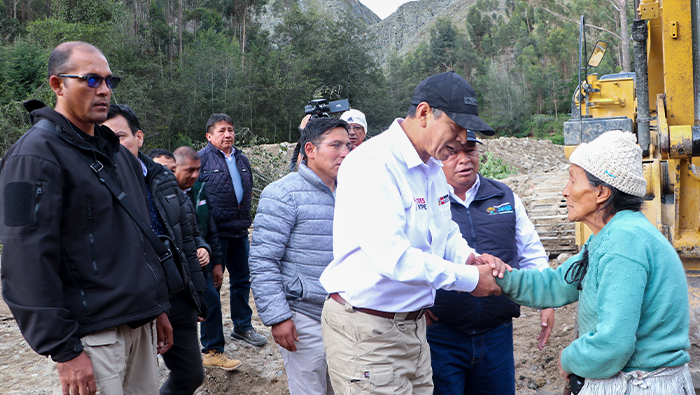 Ministro de trabajo evalúa daños en Molinos