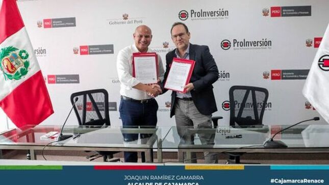 💪𝑬𝒔𝒕𝒆 𝒄𝒐𝒏𝒗𝒆𝒊𝒐 𝒑𝒆𝒓𝒎𝒊𝒕𝒊𝒓𝒂́ 𝒑𝒓𝒐𝒎𝒐𝒗𝒆𝒓 𝒑𝒓𝒐𝒚𝒆𝒄𝒕𝒐𝒔 𝒄𝒐𝒎𝒐 𝒍𝒂 𝒆𝒋𝒆𝒄𝒖𝒄𝒊𝒐́𝒏 𝒅𝒆 𝒖𝒏 𝒑𝒂𝒓𝒒𝒖𝒆 𝒕𝒆𝒎𝒂́𝒕𝒊𝒄𝒐 𝒚 𝒅𝒊𝒗𝒆𝒓𝒔𝒊𝒐𝒏𝒆𝒔, 𝒊𝒎𝒑𝒍𝒆𝒎𝒆𝒏𝒕𝒂𝒄𝒊𝒐́𝒏 𝒅𝒆 𝒖𝒏 𝒕𝒆𝒓𝒎𝒊𝒏𝒂𝒍 𝒕𝒆𝒓𝒓𝒆𝒔𝒕𝒆 𝒚 𝒍𝒂 𝒄𝒐𝒏𝒔𝒕𝒓𝒖𝒄𝒄𝒊𝒐́𝒏 𝒅𝒆 𝒖𝒏 𝑺𝒕𝒓𝒊𝒑 𝑴𝒂𝒍𝒍.
✅El alcalde provincial, Joaquin Ramírez Gamarra, y el director ejecutivo de #PROINVERSIÓN, José Salardi, suscribieron un convenio de colaboración interinstitucional sin financiamiento, a fin de efectuar un trabajo de asistencia mutua para priorizar potenciales Proyectos en Activos que permitirán el desarrollo económico y social de la provincia.
📌A través del convenio, se elaborará el Informe Multianual de Inversiones en Asociaciones Público-Privadas (IMIAPP) y Proyectos en Activos, a fin de promover iniciativas como la ejecución de un parque temático y diversiones, la implementación de un terminal terrestre y la construcción de un Strip Mall, las cuales permitirán generar el desarrollo económico y social de la provincia de Cajamarca. 