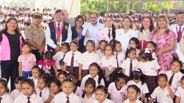 En ceremonia protocolar la Ministra de la Mujer y Poblaciones Vulnerables efectuó lanzamiento y apertura del Año Escolar 2024