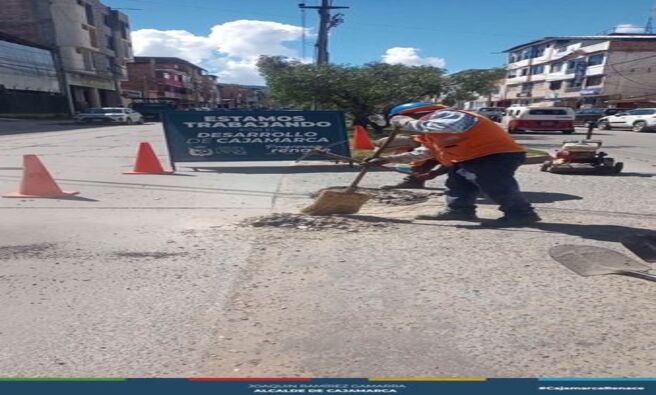 📌La Municipalidad de Cajamarca a través de la subgerencia de Mantenimiento y Gestión de Caminos, realizó el mantenimiento de diferentes calles en toda la ciudad de Cajamarca como: Av  vía de evitamiento norte cdr. 24, Av. Mario urteaga y Jr. Baños del Inca, Av. Manuel Seoane cdr. 22, Jr. Sor Manuela Gil cdr. 3 , Jr José Sabogal cuadra 9 y la av. Atahualpa. 