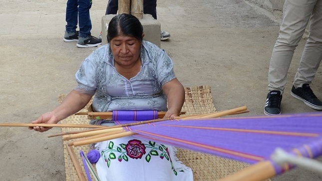 Tejedoras Ceterni herederas de una tradición milenaria como lo es el tejido de telar de cintura