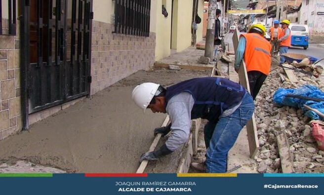 📌La subgerencia de Mantenimiento y Gestión de Caminos viene realizando la construcción y mantenimiento de veredas en el jirón José Gálvez cuadra 5 - sector San Pedro, mejorando la transitabilidad y calidad de vida de todos los vecinos de esta zona. 