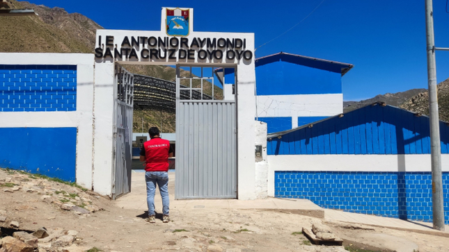 En el marco del operativo del Buen Inicio del Año Escolar 2024 en la región Moquegua, la Contraloría General evidenció que dos colegios de la provincia General Sánchez Cerro presentan deficiencias en su infraestructura educativa, carecen de adecuada accesibilidad para escolares con habilidades especiales, condiciones para la orientación educativa y ausencia de material educativo para la enseñanza. 