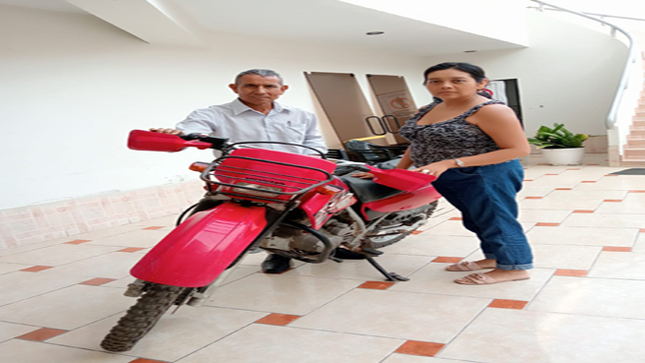 El Alcade Juan Castañeda recibió importante donación de una moto lineal de parte de la Oficina Regional del Programa JUNTOS en la ciudad TRUJILLO.