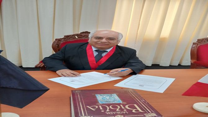Presidente de la CSJ de Lima Sur juramentó a juez superior para Sala Mixta Transitoria