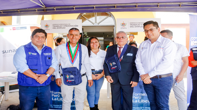 ¡Un Éxito la Feria Laboral Descentralizada en Guadalupe! 