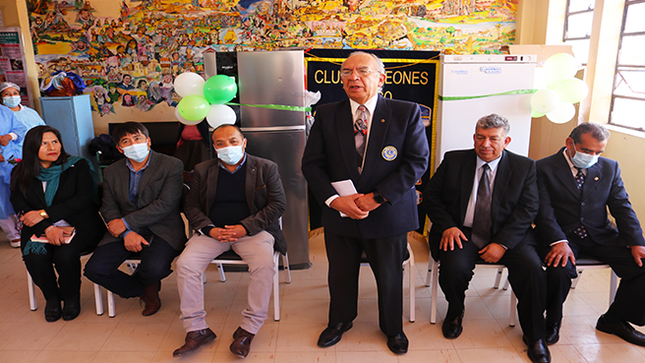 En el Hospital Regional, el Gobierno Regional Cusco mediante la Gerencia Regional de Salud (Geresa) y el Club de Leones del Cusco, demuestran ser socios estratégicos para reforzar la atención de pacientes neonatales. En ese contexto, el nosocomio cusqueño recibió en calidad de donación 2 congeladoras clínicas que ayudarán a continuar salvando vidas de los recién nacidos prematuros y delicados de la región cusqueña