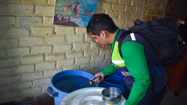 Un total de 32 inspectores realizan las acciones de lucha contra el dengue en los sectores de La Primavera, Los Educadores, Manos de Dios, San Juan del Norte, Oscar Miranda, Las Gardenias, José Aguilar Santiesteban, Condominios de la Plata y Zona Industrial, donde intervinieron más de 1 300 viviendas.