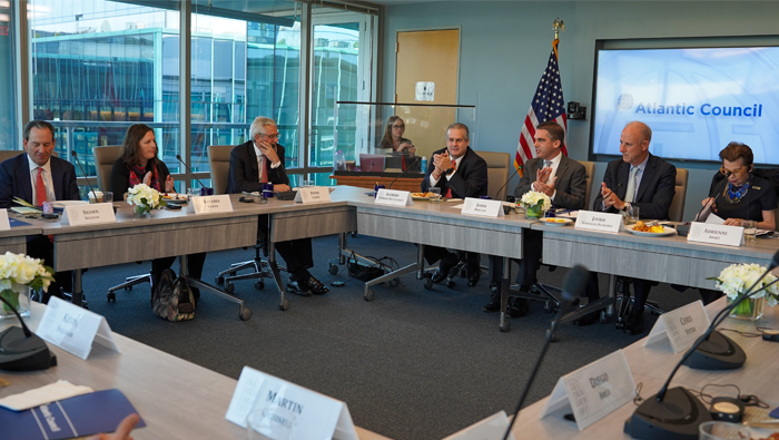 Canciller González-Olaechea dialogó con el subsecretario para Crecimiento Económico, Energía y Medio Ambiente del U.S. Department of State