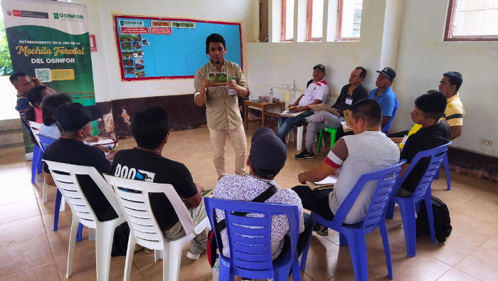 Taller con Mochila en Alto Nanay - delitos forestales
