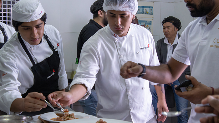 CENFOTUR recibió la visita de la cadena de restaurantes Coya