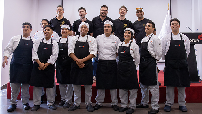 CENFOTUR recibió la visita de la cadena de restaurantes Coya