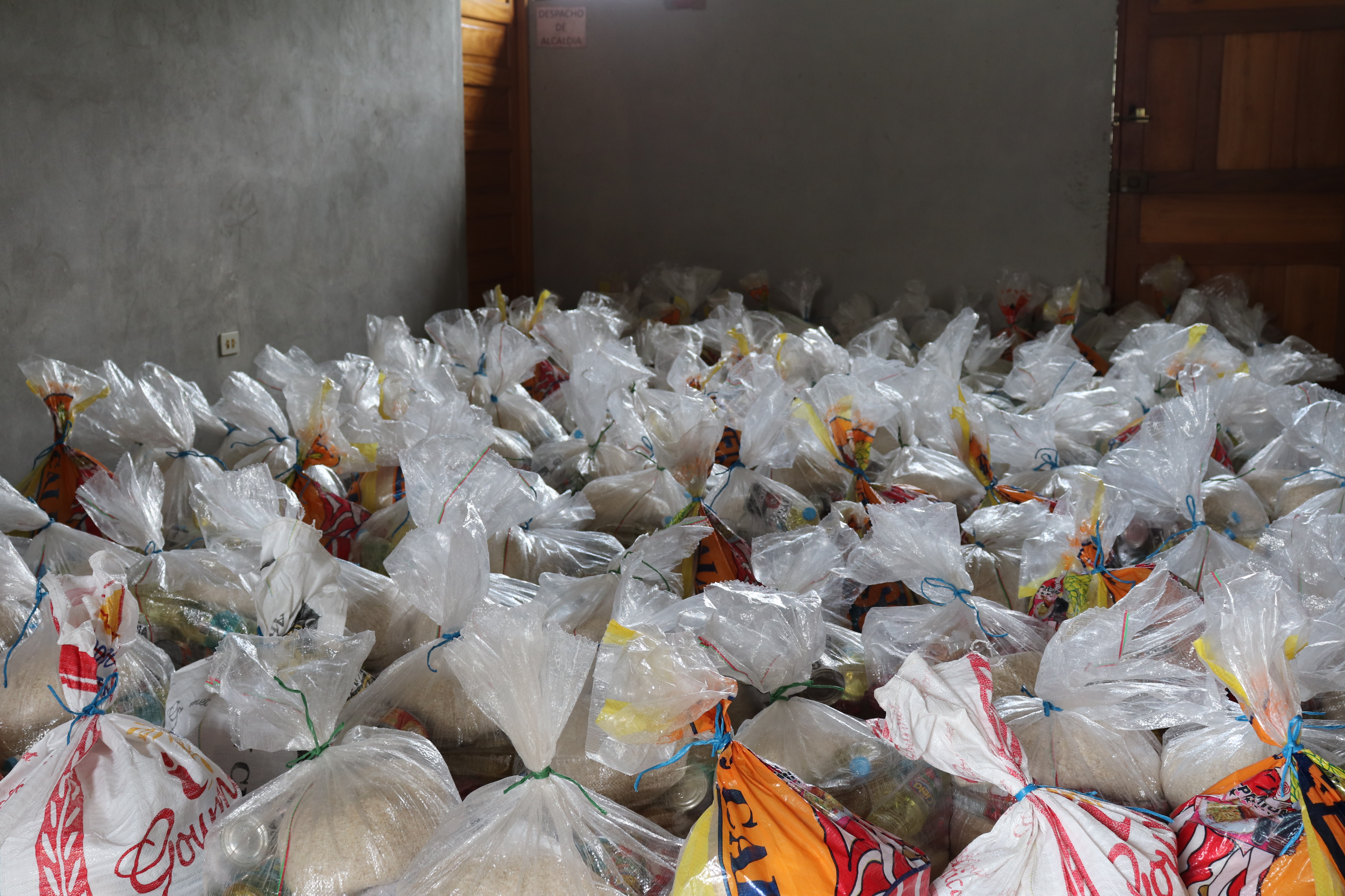 Distribución de Canastas Básicas Familiares