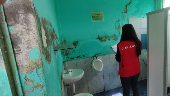 La Contraloría General advirtió deficiencias en la infraestructura educativa y carencia de material de enseñanza, entre otros problemas, en las instituciones educativas públicas (IIEE) visitadas durante el operativo Buen inicio del Año Escolar 2024, lo cual podría afectar la prestación del servicio educativo y poner en riesgo la salud, seguridad e integridad física de la comunidad educativa.