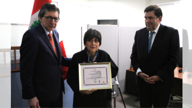 Consulado General del Perú en Paris reconoce labor de promoción de connacional en el marco del Día Internacional de la Mujer