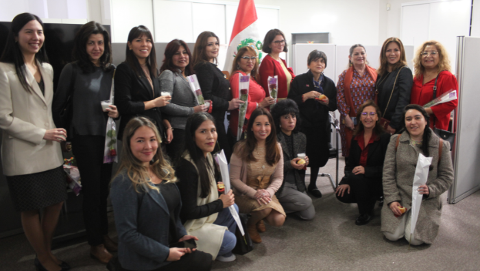 Consulado General del Perú en Paris reconoce labor de promoción de connacional en el marco del Día Internacional de la Mujer