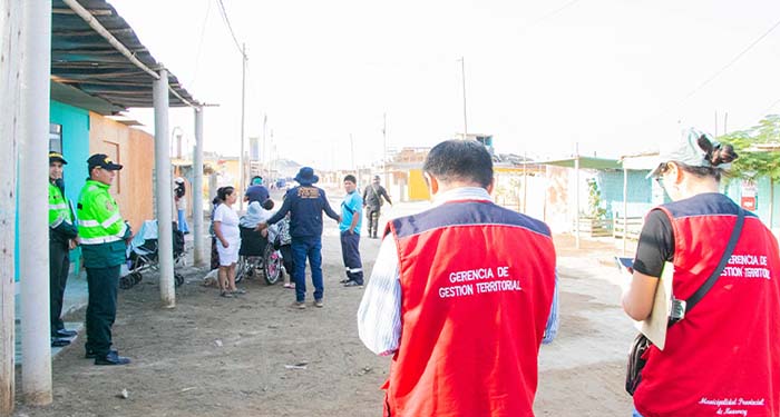 Con el objetivo de contrarrestar la propagación del dengue en la provincia de Huarmey.