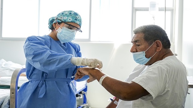 EsSalud: Calor sofocante puede alterar peligrosamente la presión arterial en hipertensos
