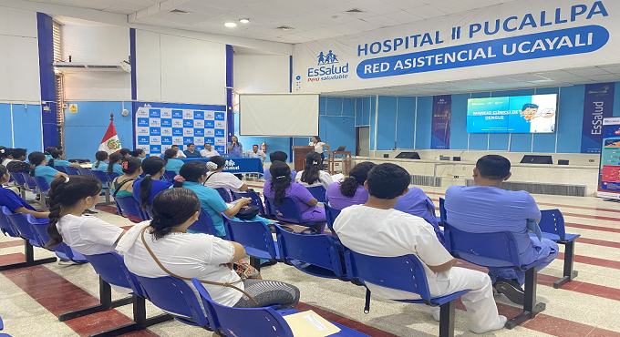 EsSalud Ucayali capacitó a 50 nuevos profesionales de la salud para fortalecer el manejo clínico del dengue