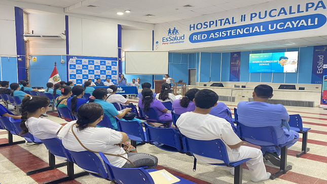 EsSalud Ucayali capacitó a 50 nuevos profesionales de la salud para fortalecer el manejo clínico del dengue