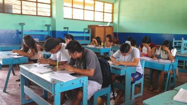 Foto Alumnos de la academia pre universitaria CAEPU de Cancas buscan su ingreso a la UNT 
