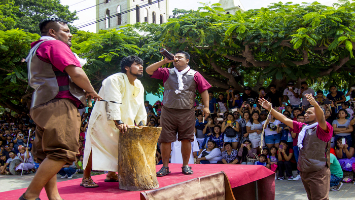 Este año, después de varios años de pausa, la Semana Santa en Reque se retoma con renovado entusiasmo y una cuidadosa planificación.