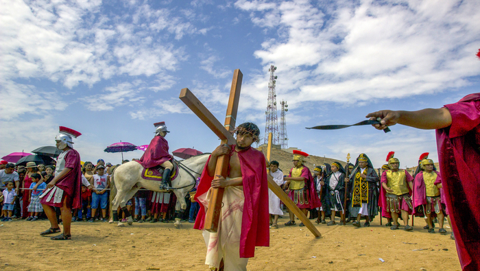 Este año, después de varios años de pausa, la Semana Santa en Reque se retoma con renovado entusiasmo y una cuidadosa planificación.
