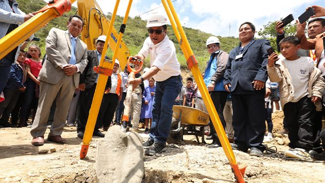 Cajamarca: ministro César Vásquez coloca “primera piedra” del nuevo Centro de Salud La Ramada en Cutervo