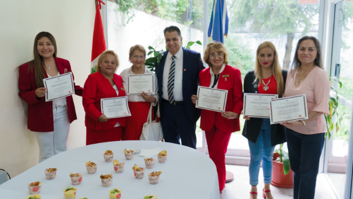 Consulado General del Perú en La Plata rinde homenaje a la Asociación de Damas Peruanos por el Día Internacional de la Mujer